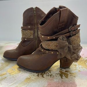 Not Rated brown embellished cowboy boots 9